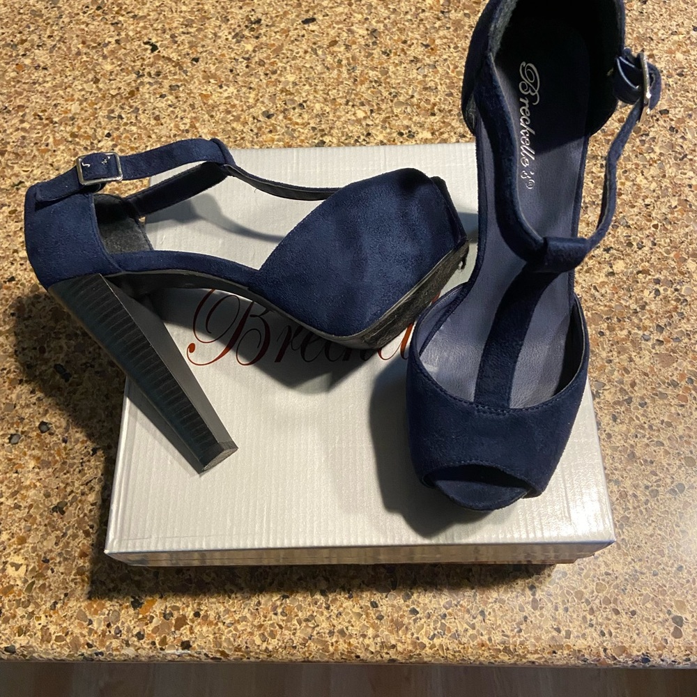 Brina brand navy blue size 8